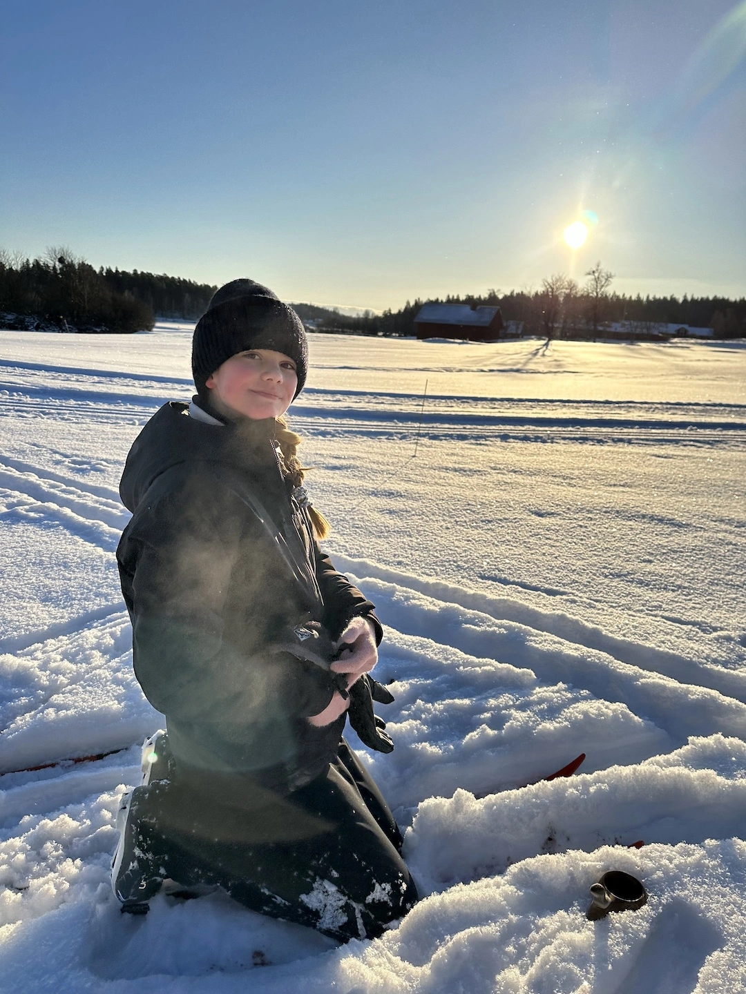 Das Foto beweist: Prinzessin Estelle trägt sogar zwei paar Handschuhe – so kalt ist es in Schweden