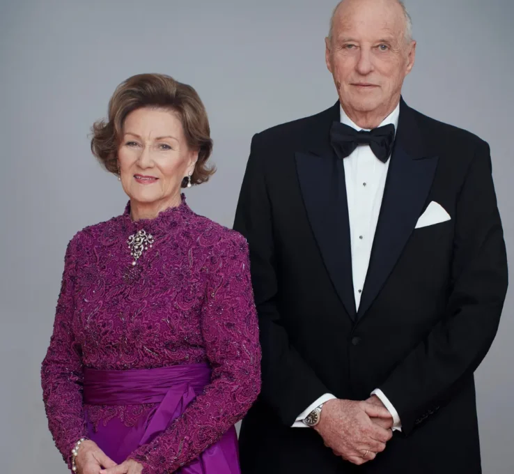 König Harald und Königin Sonja bedanken sich für Gesensungswünsche