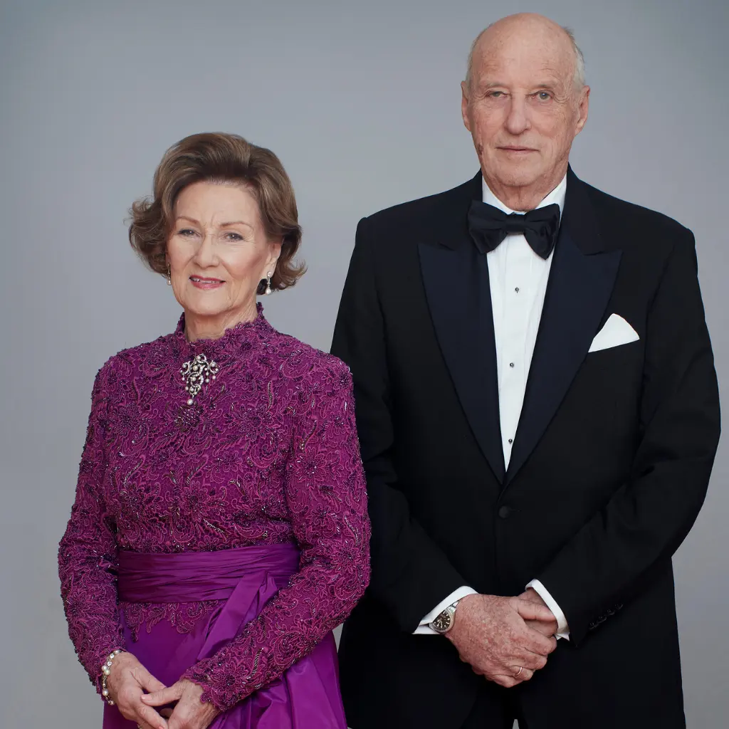 König Harald und Königin Sonja bedanken sich für Gesensungswünsche