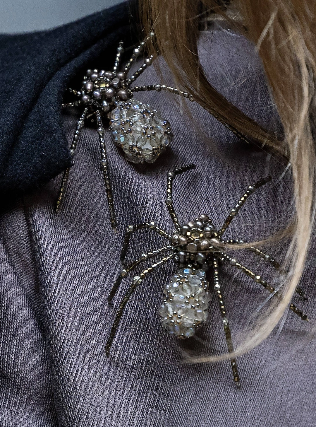 Königin Maxima mit Spinnen auf ihrer Schulter. © IMAGO / Bruno Press