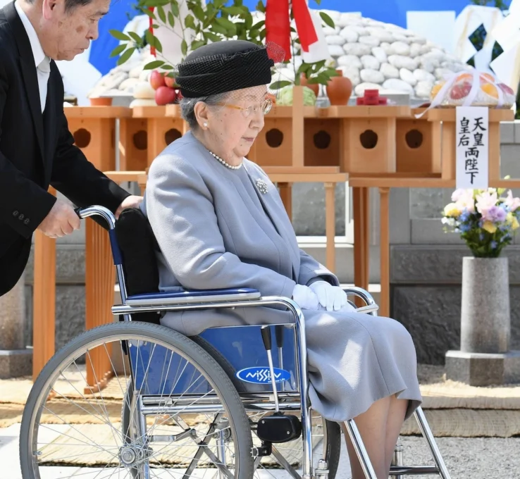 Prinzessin Yuriko von Japan musste ins Krankenhaus