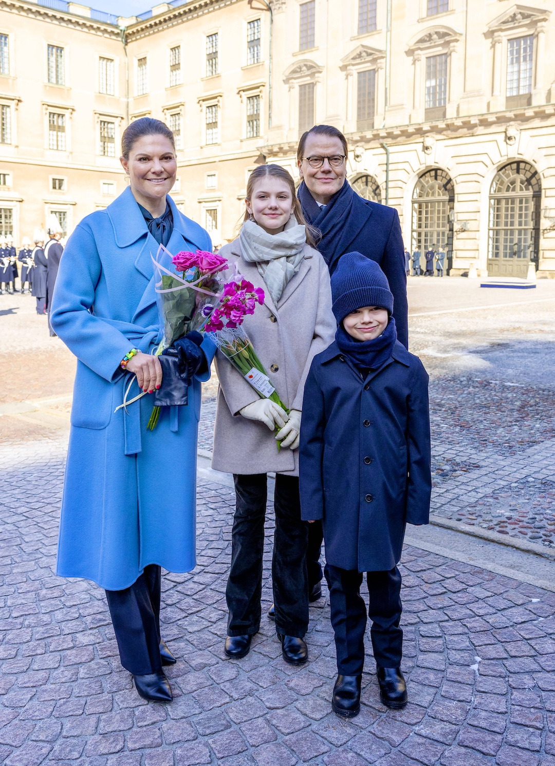 Victoria und Daniel von Schweden mit ihren Kindern Estelle und Oscar am Namenstag 2024