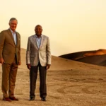2. Mai 2024: König Philippe ist auf Staatsbesuch in Namibia. Präsident Dr. Nangolo Mbumba lud den Royal zu einem Wüstenessen bei Sonnenuntergang ein. © IMAGO / Photo News