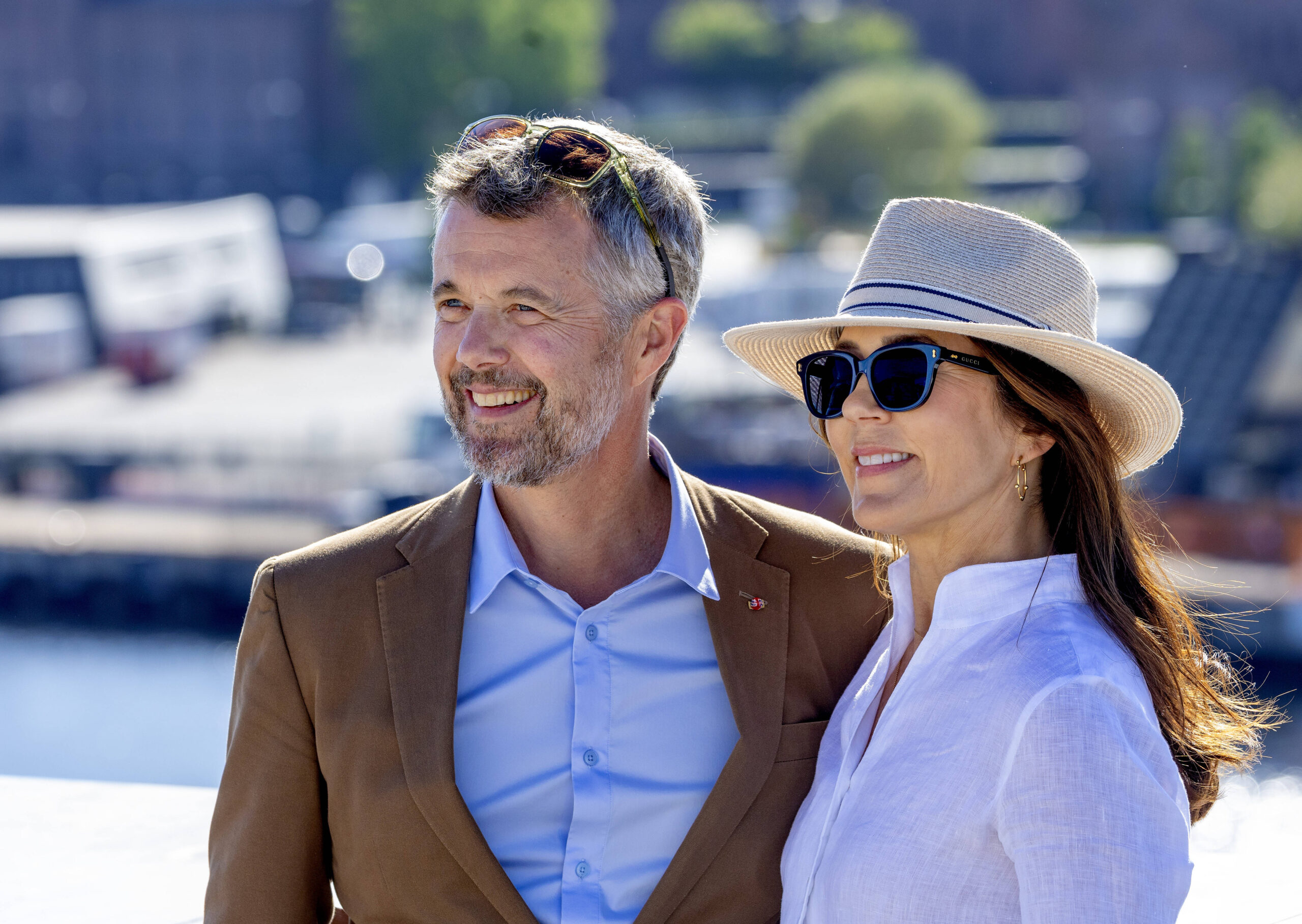 Wenige Stunden vor dem Abschiedsessen besuchten Mary und Frederik die Hafenpromenade von Oslo. © IMAGO / PPE