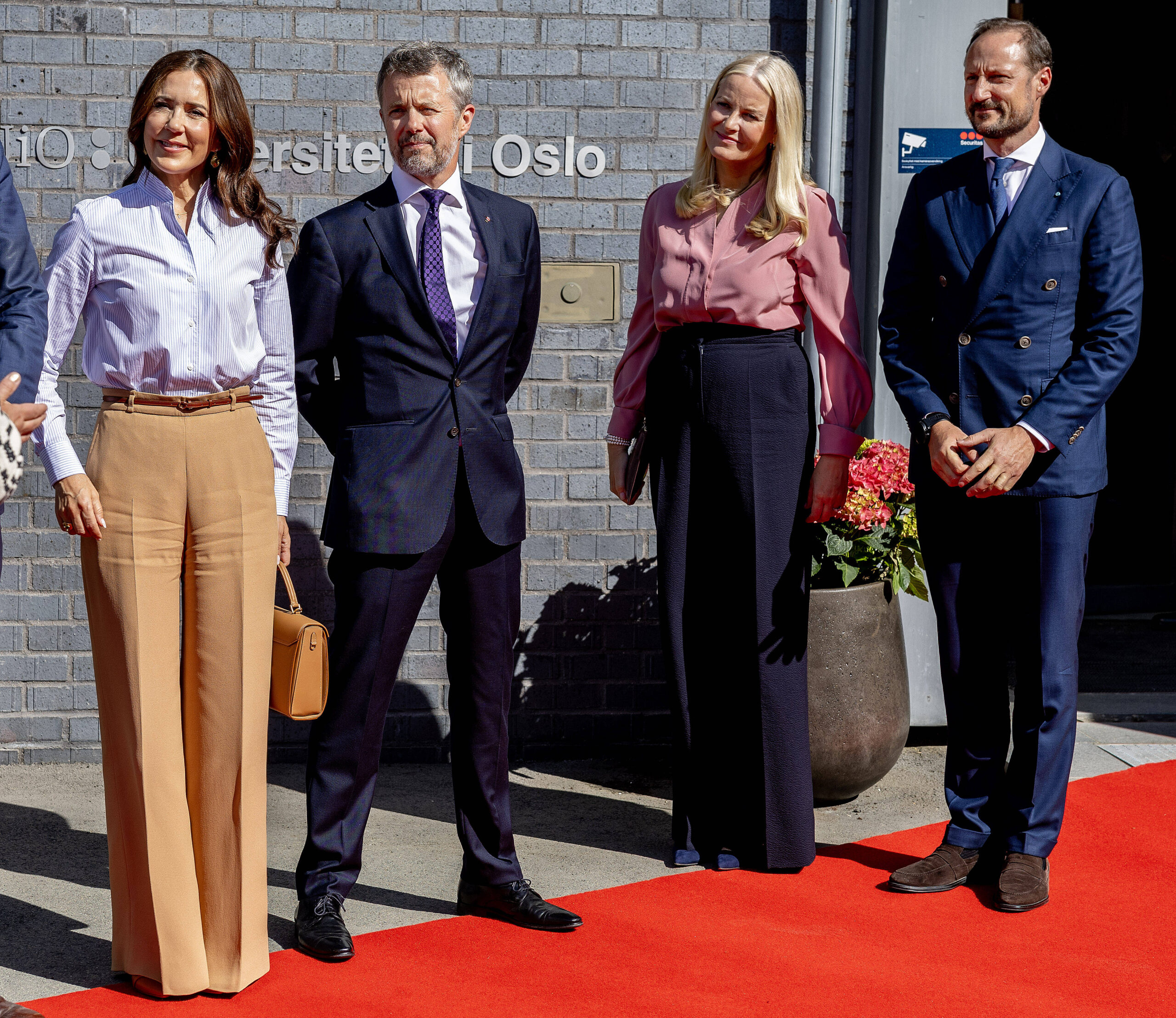 Königin Mary, König Frederik sowie Kronprinzessin Mette-Marit und Kronprinz Haakon besuchen die Oslo Science City. © IMAGO / PPE