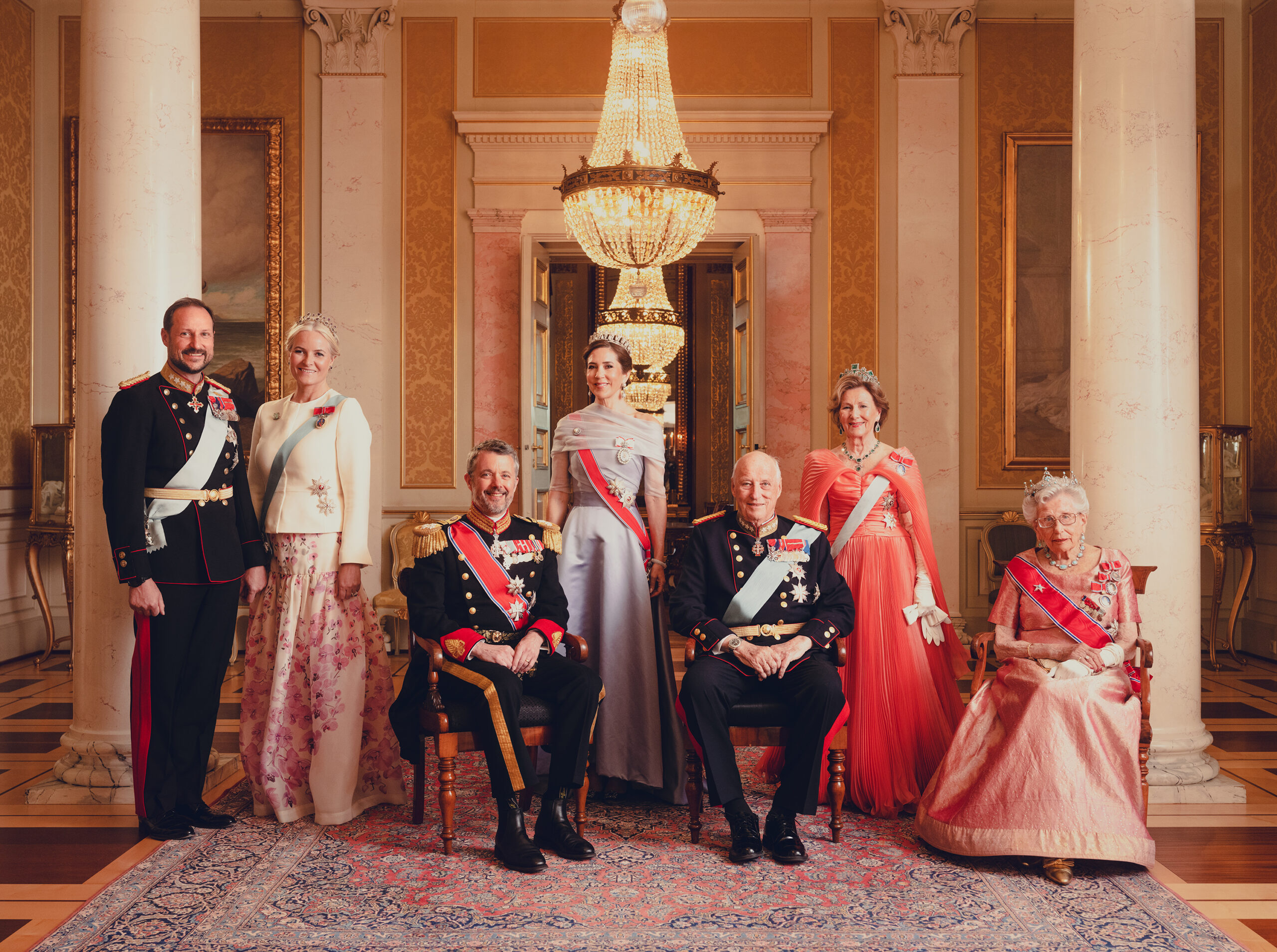 Das offizielle Foto zum Gala-Dinner für das dänische Königspaar