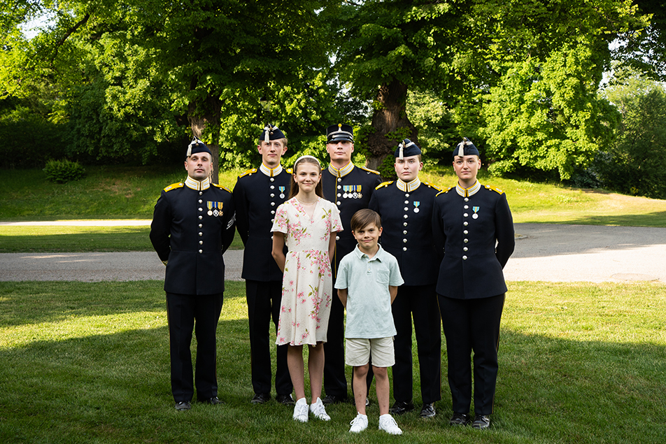 Prinzessin Estelle und Prinz Oscar von Schweden üben für den Nationalfeiertag