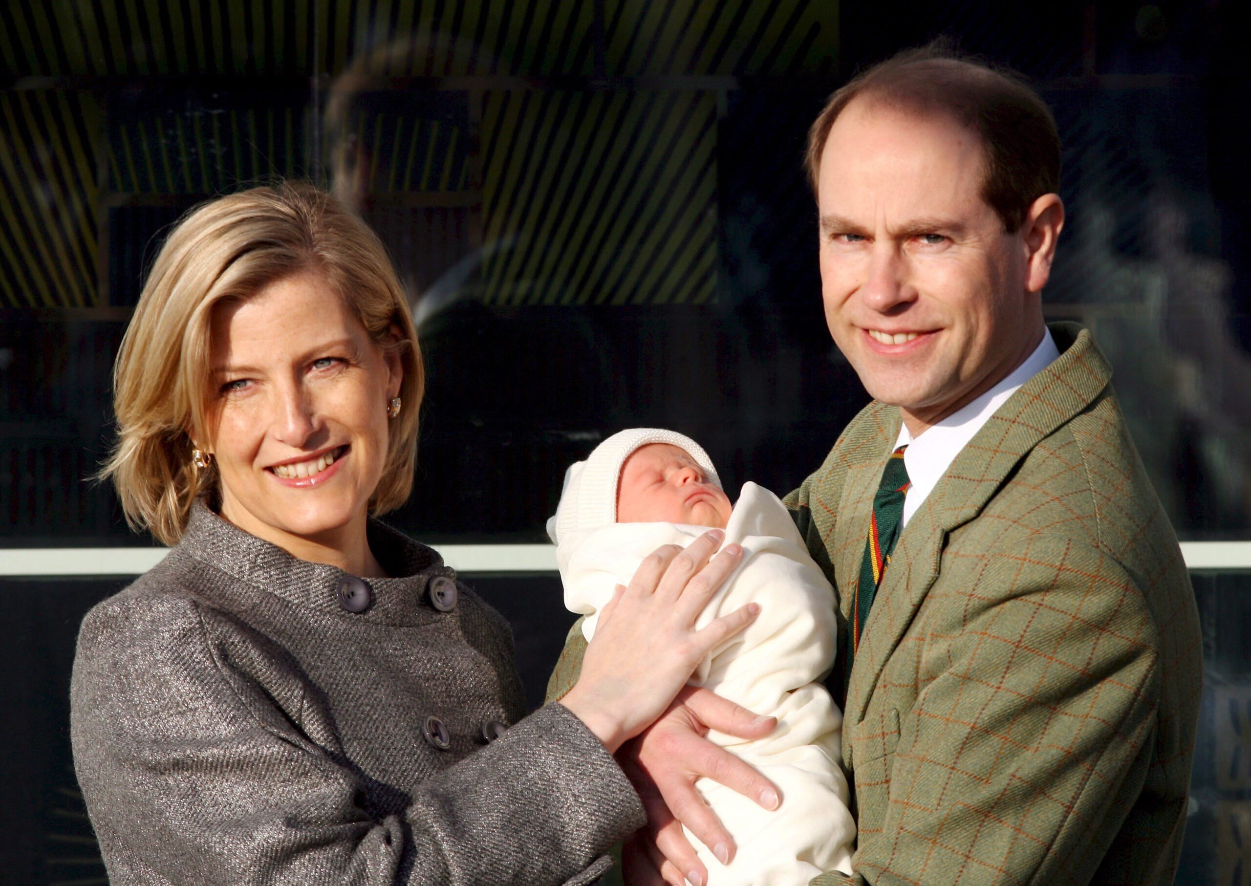 Sophie und Edward mit ihrem Sohn James. © picture-alliance/ dpa | Str