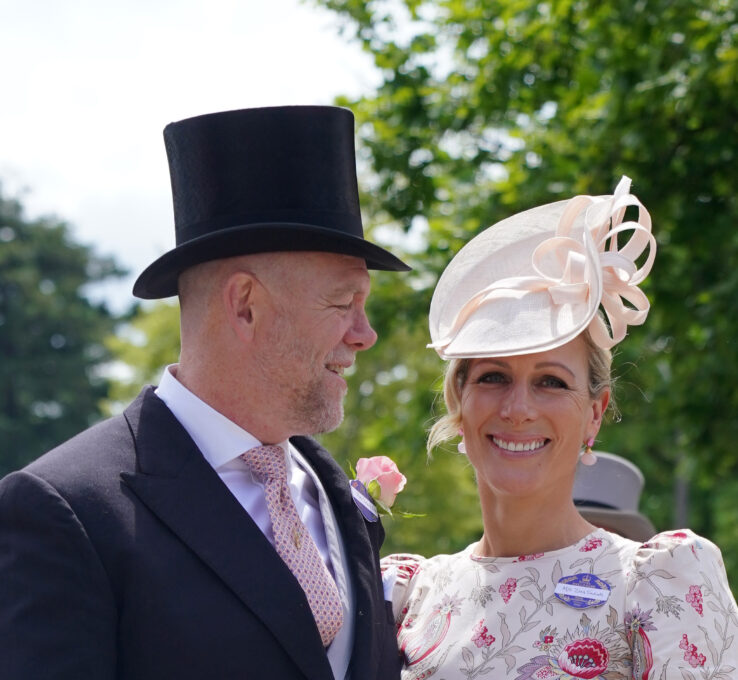 Die Mode von Zara Tindall in Ascot