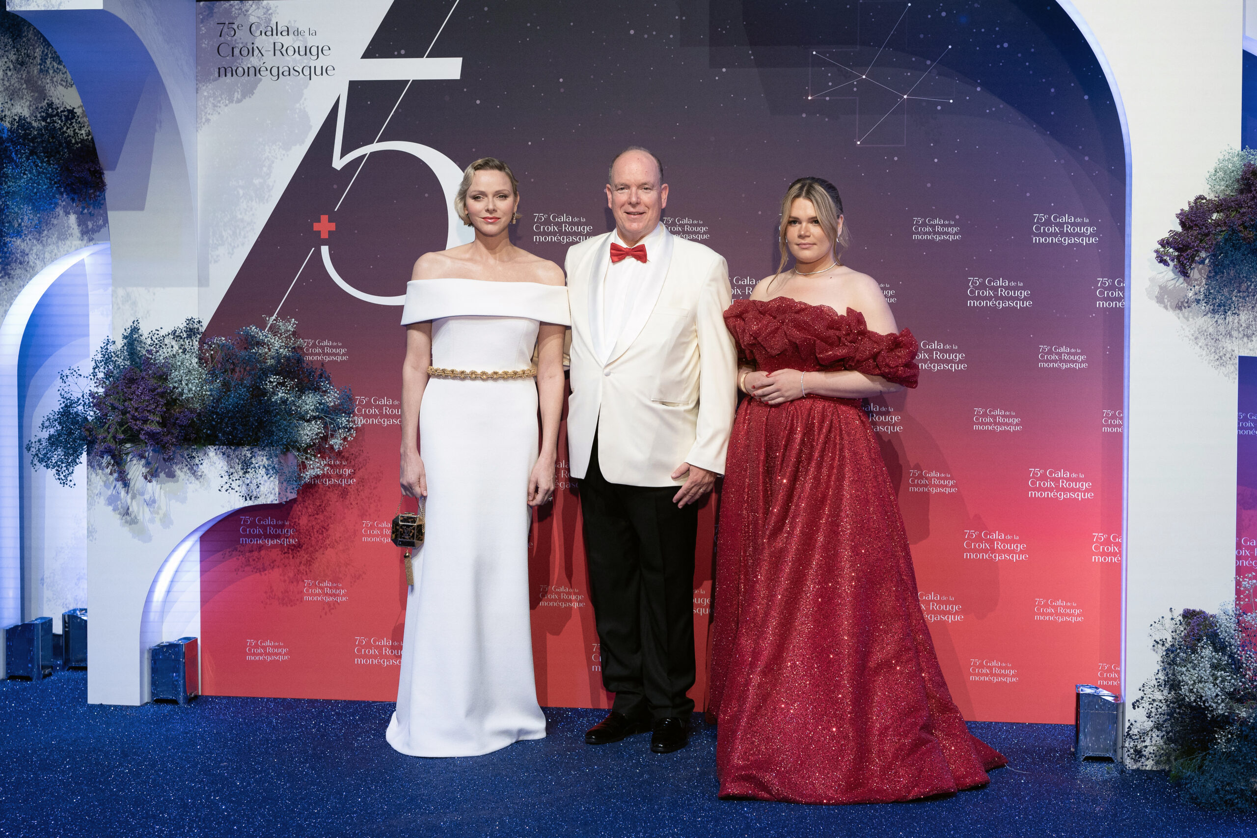 Fürstin Charlène von Monaco, Fürst Albert und Camille Gottlieb beim Rotkreuz-Ball 2024.