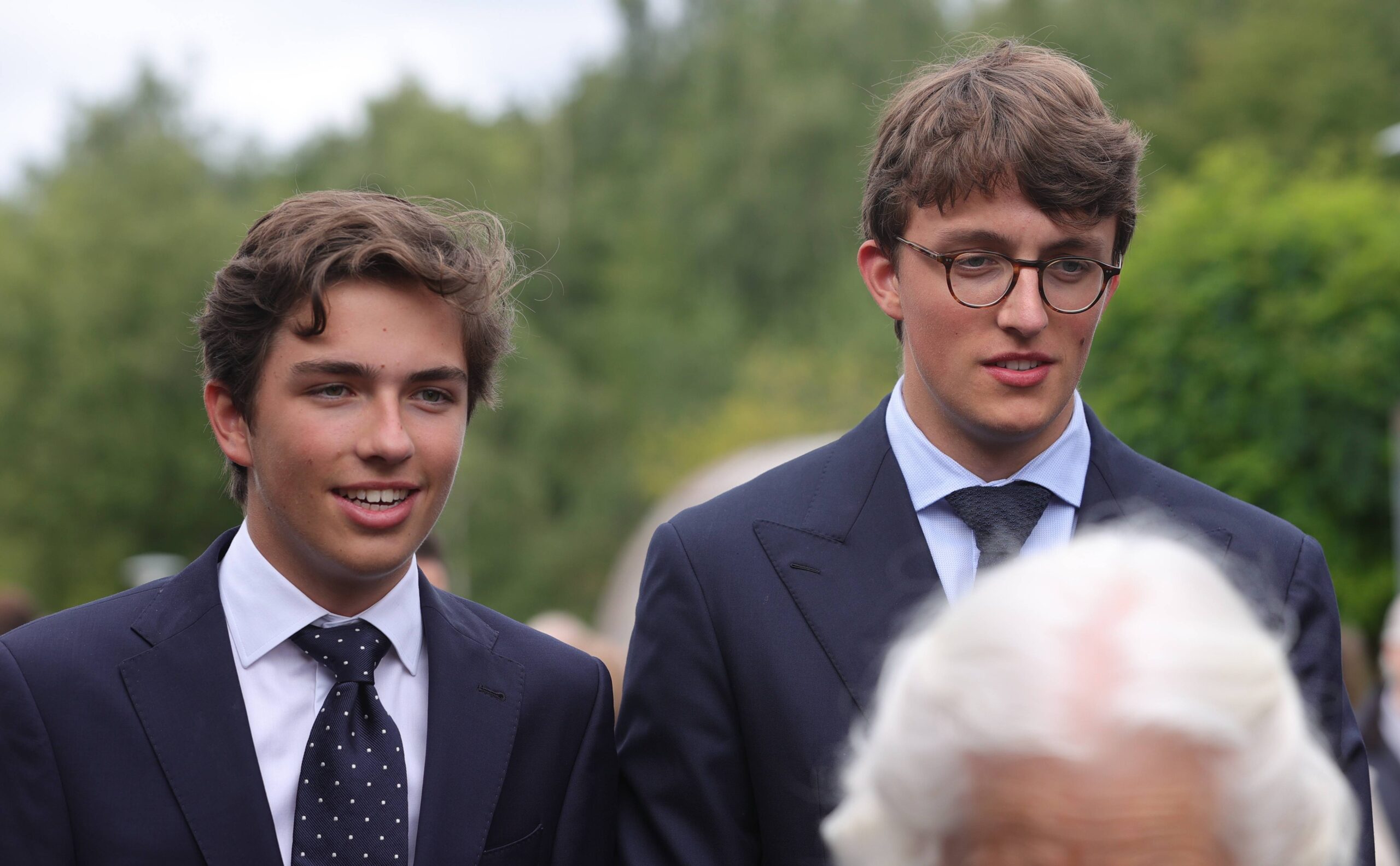 Prinz Aymeric und Prinz Nicolas von Belgien gehen zur Armee