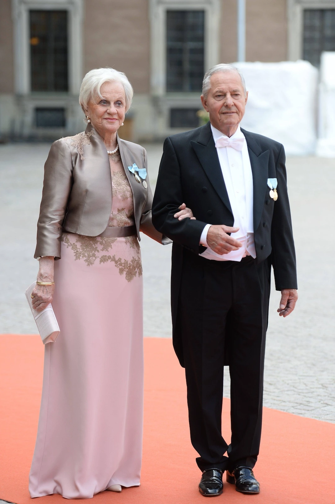 Archivfoto: Charlotte und Ralf Sommerlath  2015 bei der Hochzeit von Prinz Carl Philip und Prinzessin Sofia. © IMAGO / TT