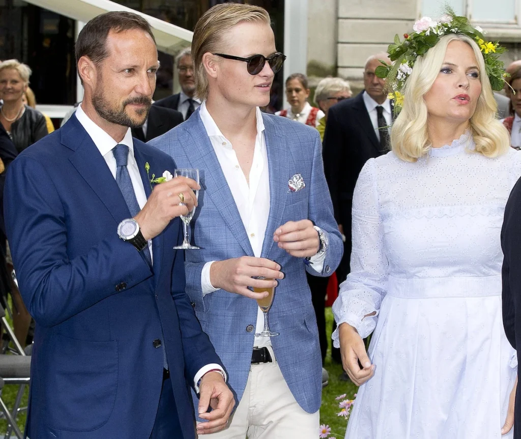 Kronprinz Haakon, Marius Borg Høiby und Kronprinzessin Mette-Marit