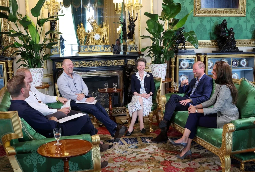 Mike Tindall und seine beiden Podcastkollegen luden Prinzessin Anne, Prinz William und Prinzessin Kate im September 2023 zu einer Spezialfolge ein. © IMAGO / Avalon.red