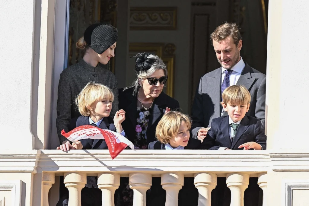 Prinzessin Caroline mit ihren Enkelkindern am Nationalfeiertag 