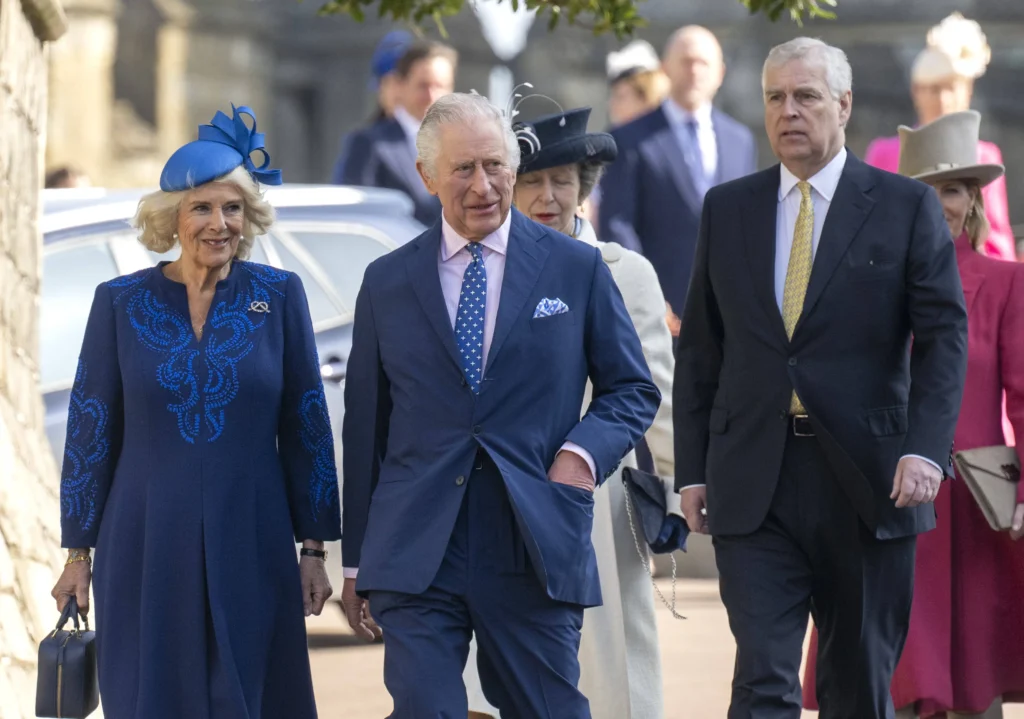 König Charles wird Prinz Andrew nicht los. Er kann in der Royal Lodge bleiben. 