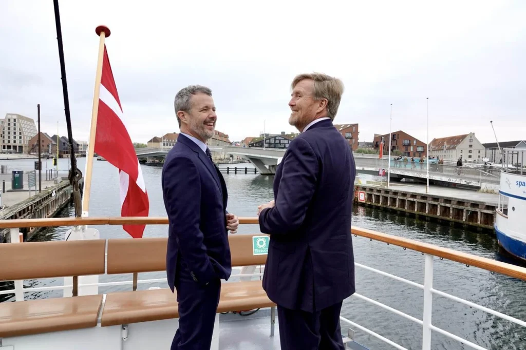 König Willem-Alexander und König Frederik besuchen den  maritimen Sektor© RVD