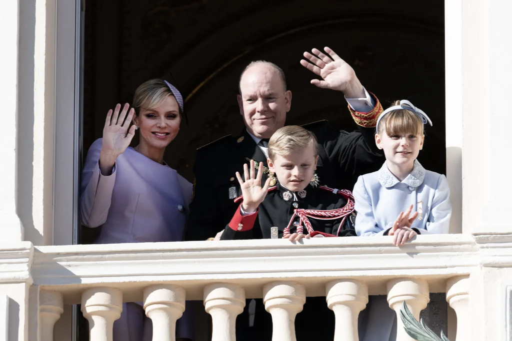 Die Fürstenfamilie von Monaco feiert den Nationalfeiertag