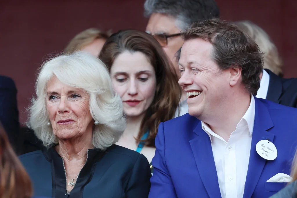 Königin Camilla mit ihrem Sohn Tom Parker Bowles. © IMAGO / Avalon.red