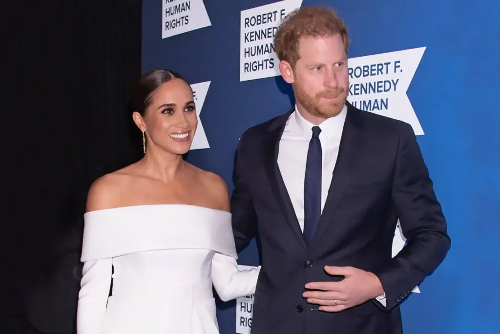 Prinz Harry und Herzogin Meghan bekommen unerwartete Unterstützung von Sharon Stone. 