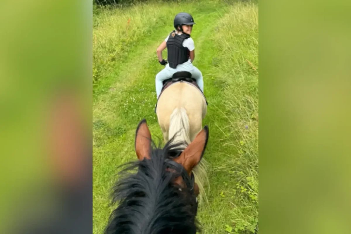 Prinzessin Madeleine und Leonore beim Reiten