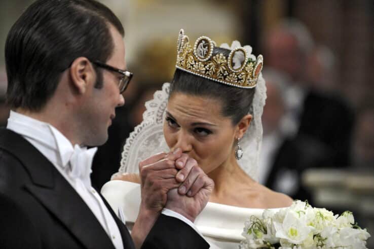 Kronprinzessin Victoria von Schweden trug bei ihrer Hochzeit mit Prinz Daniel das Kameen-Diadem.