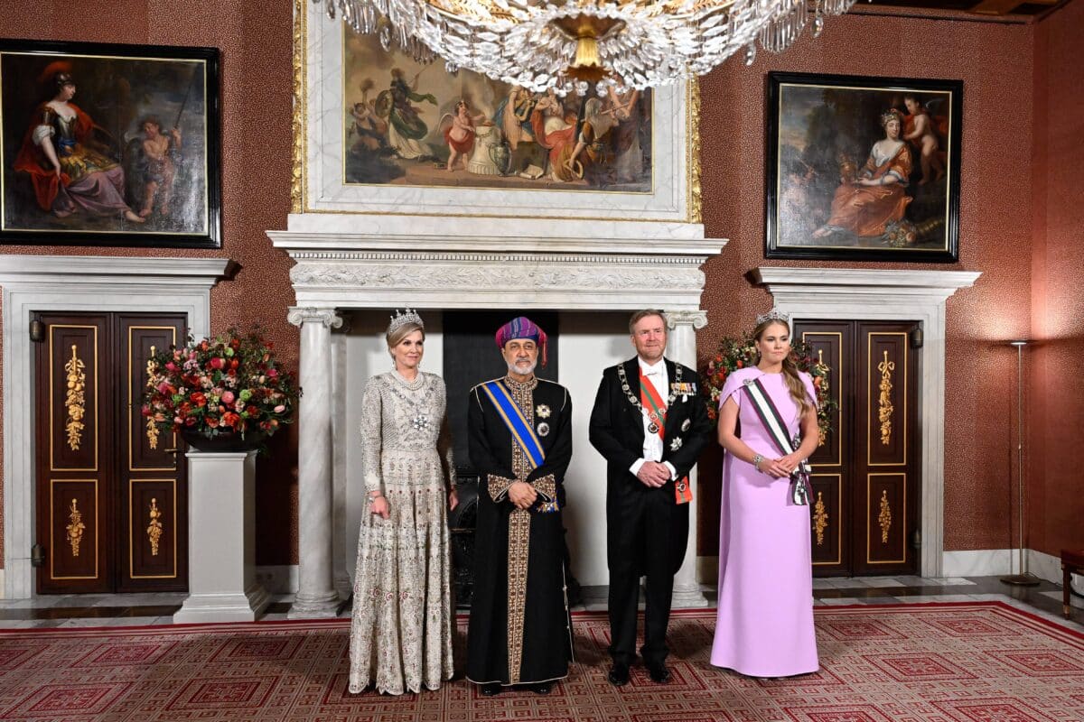 Königin Maxima, der Sultan von Oman, König Willem-Alexander und Prinzessin Amalia.