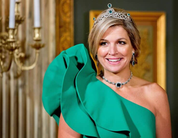 Königin Maxima 2014 bei einem Dinner im Palais Het Loo. Sie trägt die Smaragd-Tiara. © IMAGO / PPE