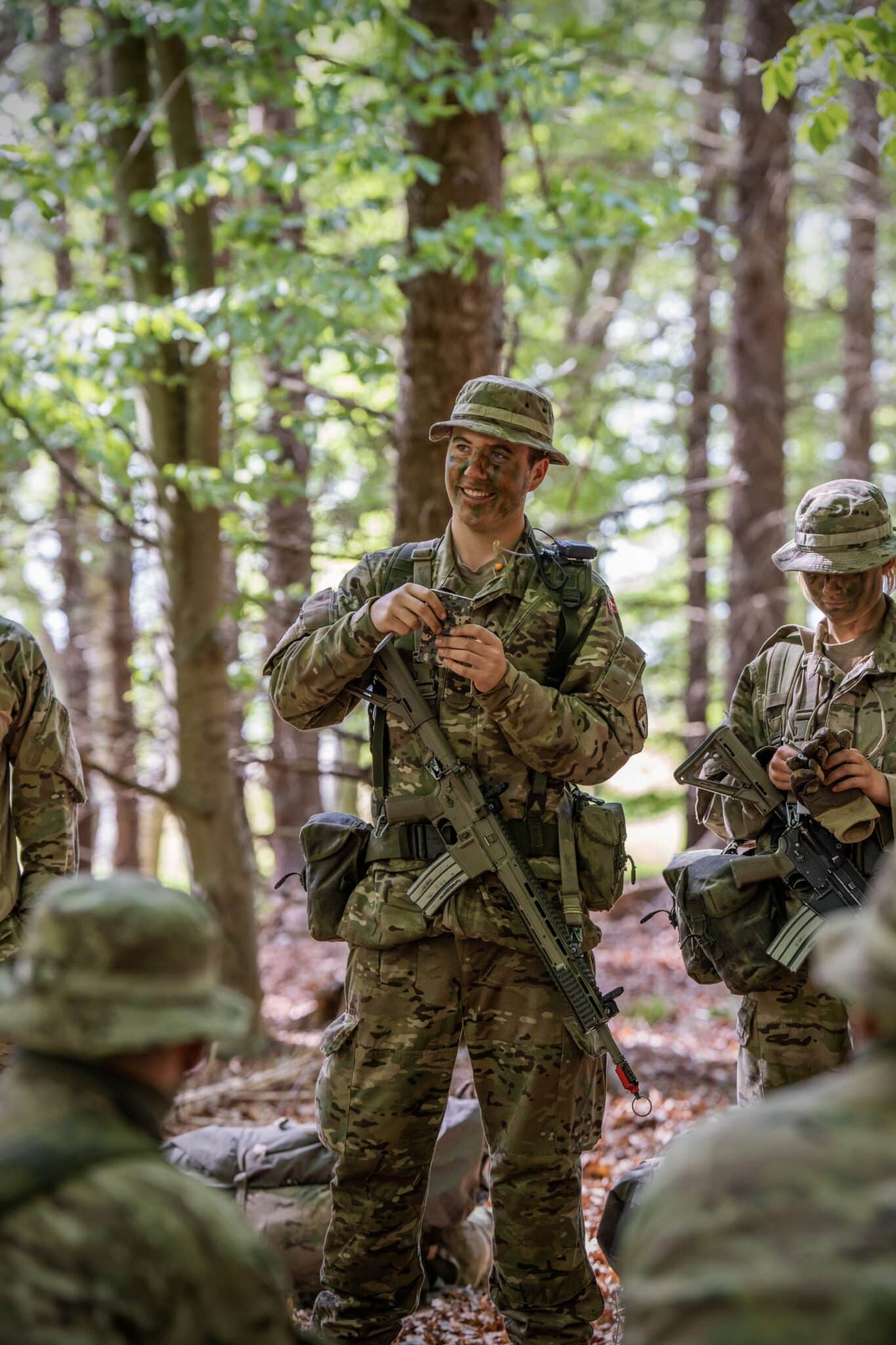 Prinz Christian von Dänemark bei seiner militärischen Ausbildung