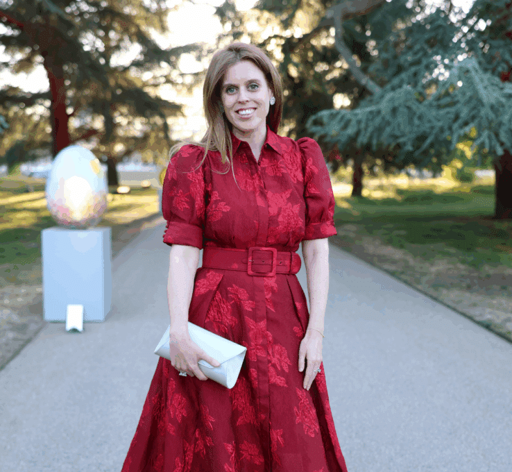 Prinzessin Beatrice im roten Kleid bei den The Elephant Family Evening of Art and Conservation