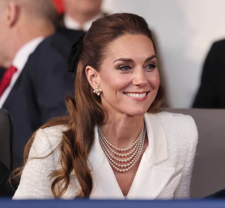 Prinzessin Kate mit neuer Frisur am VE Day